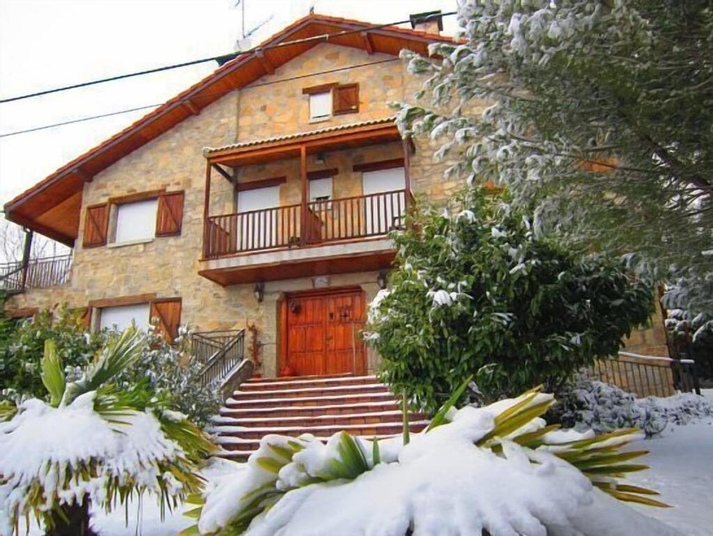 La Casona De Collado Guest House Hoyos del Collado Екстериор снимка
