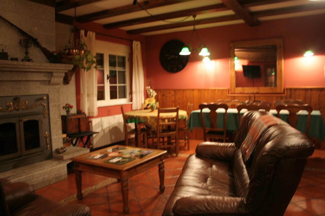 La Casona De Collado Guest House Hoyos del Collado Екстериор снимка