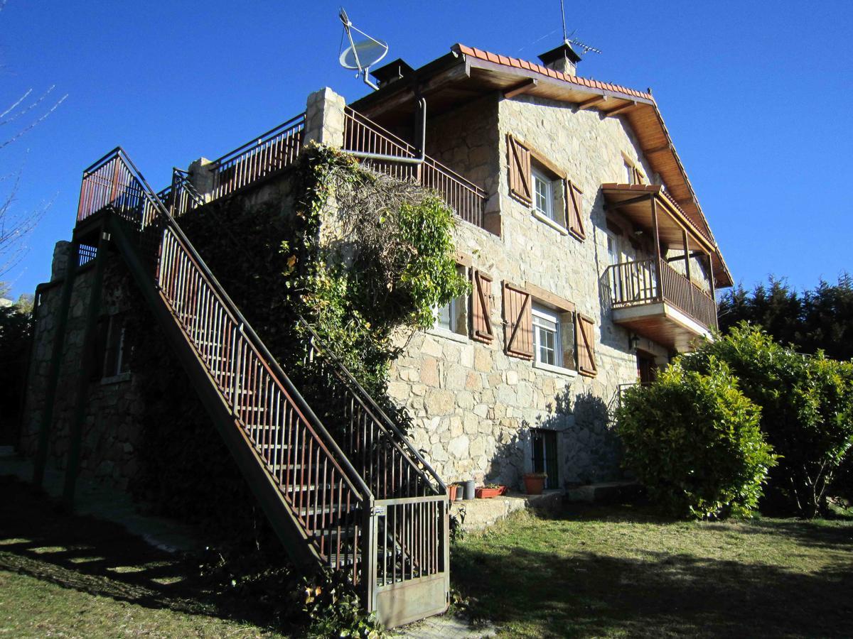 La Casona De Collado Guest House Hoyos del Collado Екстериор снимка