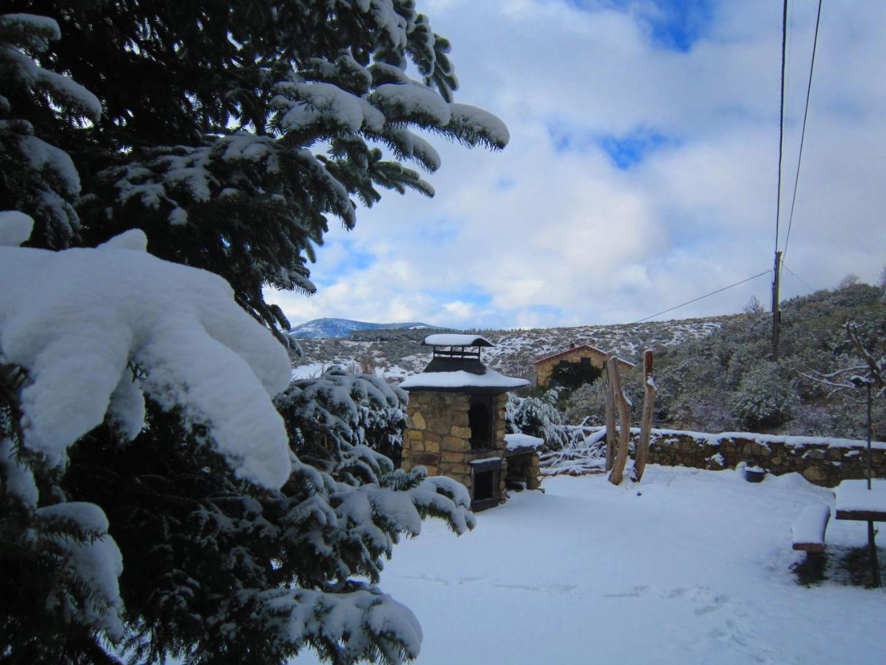 La Casona De Collado Guest House Hoyos del Collado Екстериор снимка